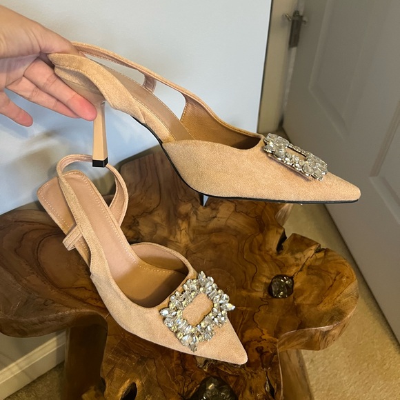 Jewel Pointed Toe Sling Back Pumps - Picture 8 of 17